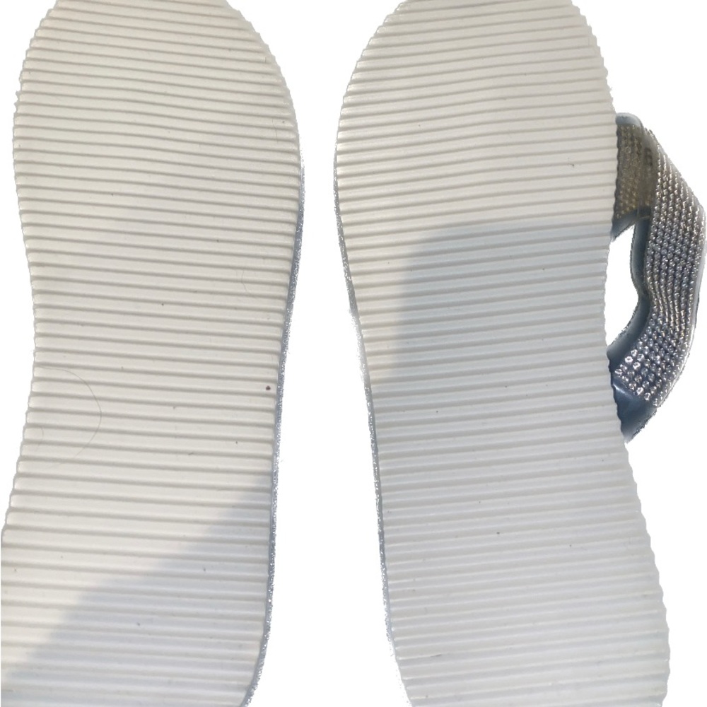 Cute glitter and bling flip flops size 9